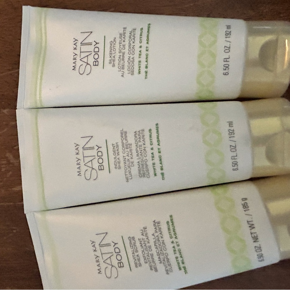 Mary Kay Satin Body Trio - White and Green
